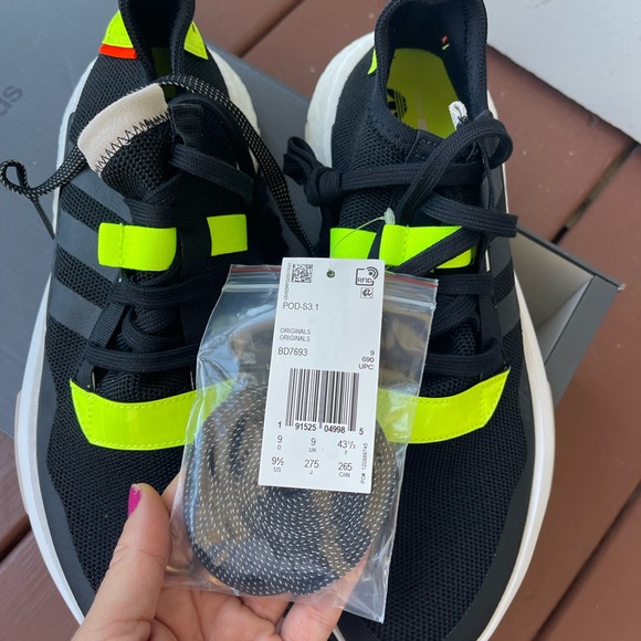 Sold!ADIDAS ORIGINALS REVIVES THE P.O.D. S3.1 WITH NEW MATERIALS AND COLORS - Picture 9 of 12